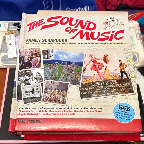 The Sound of Music Family Scrapbook - 2011 By Fred Bronson (SEVENOAKS) - Picture 2 of 16